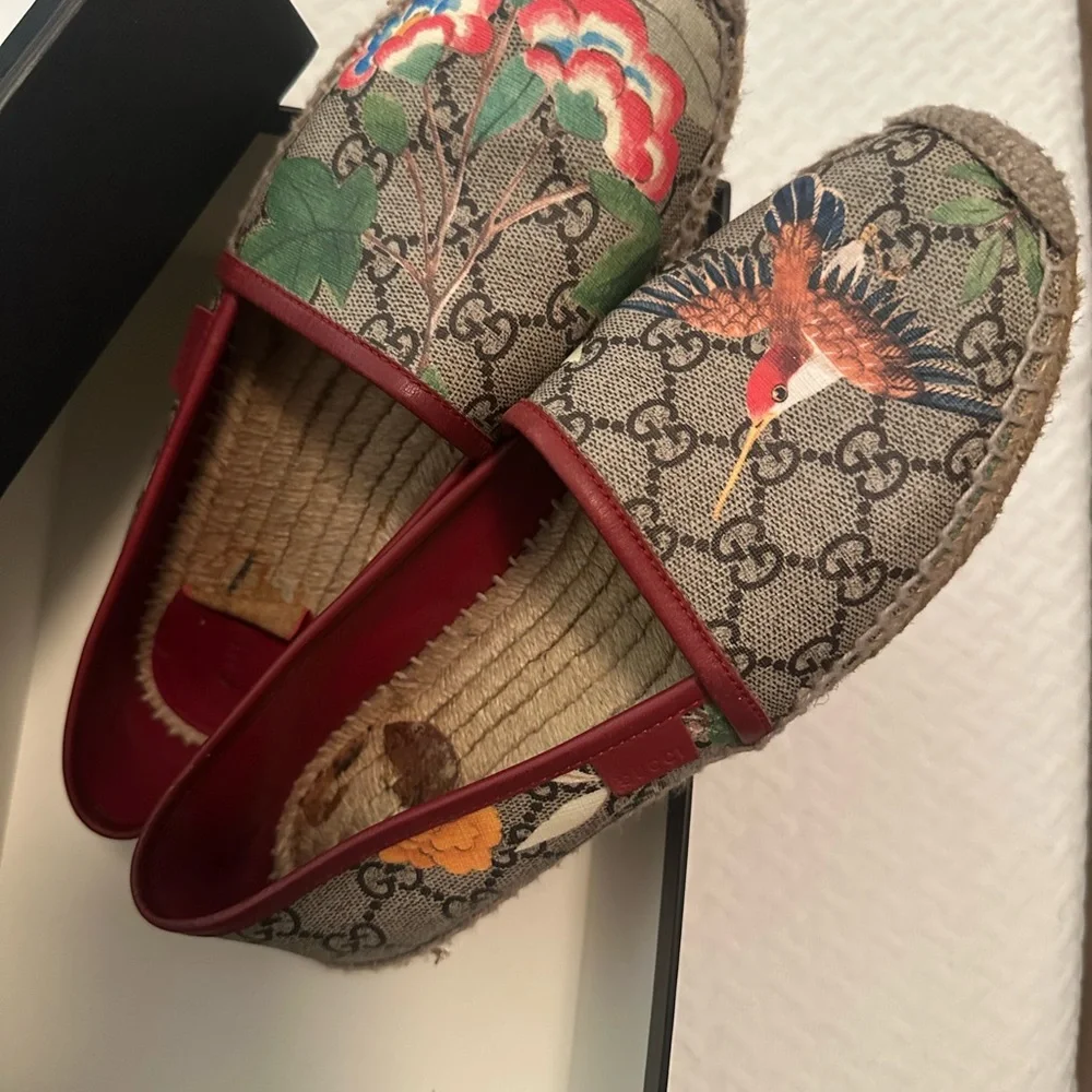 Gucci Women's Espadrilles - Red and Green GG Supreme Size 8.5